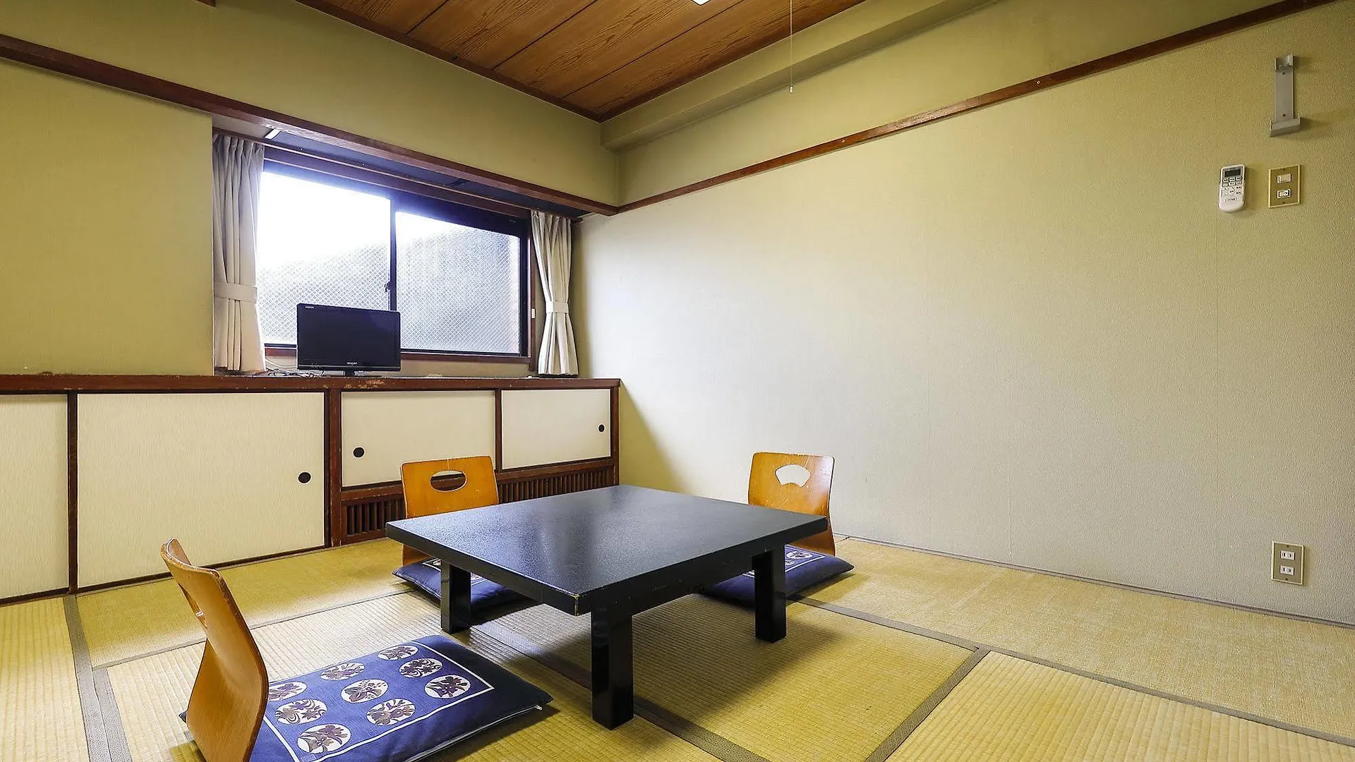 Azumaya Ryokan Kyoto 3*,  Japan